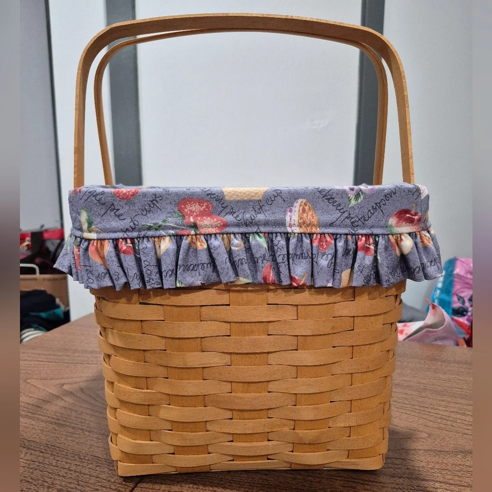 Perfect! Longaberger Grandma Bonnies Pie Basket